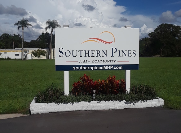 Southern Pines Apartments - Bradenton, FL
