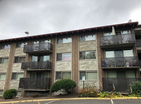 Brighton Place Apartments - Seattle, WA