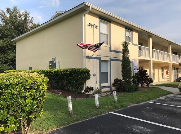 Lake Buckeye Apartments- Call For Specials! - Winter Haven, FL