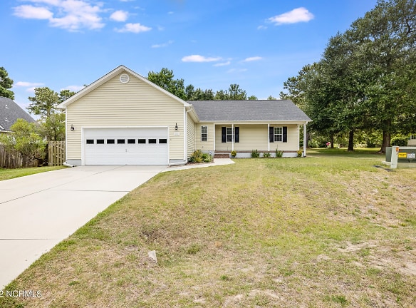 205 Smallberry Ct - Sneads Ferry, NC