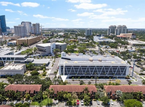 222 City View Dr - Fort Lauderdale, FL