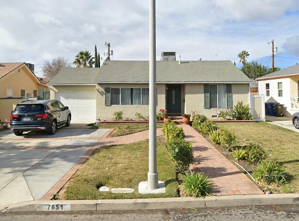 7651 Hinds Ave - Los Angeles, CA