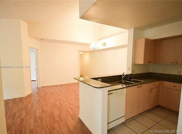 2427 Centergate Dr unit 3A - Miramar, FL