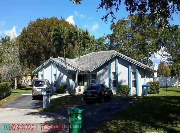 11535 NW 33rd St #E - Coral Springs, FL
