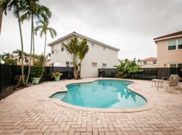 3450 NW 110th Terrace - Coral Springs, FL