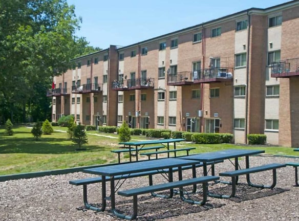 Southview Apartments - Oxon Hill, MD