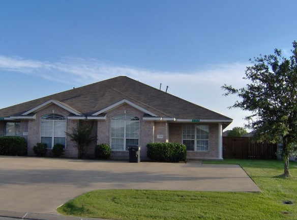 2320 Trace Meadows - College Station, TX