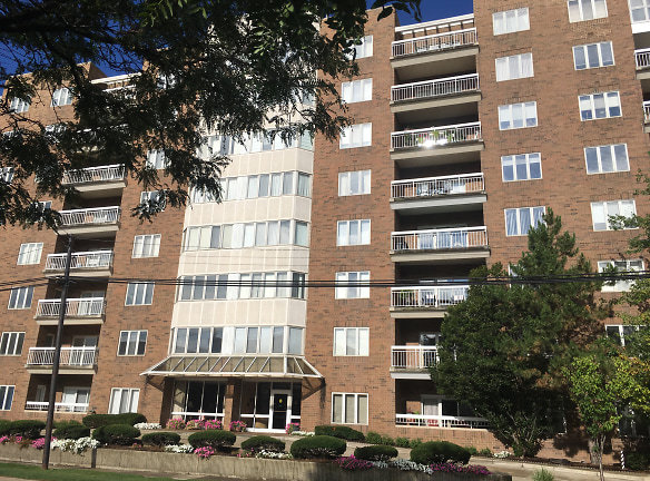 Chelsea Apartments - Shaker Heights, OH