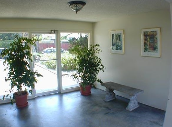 Chateau Andre Apartments - Castro Valley, CA