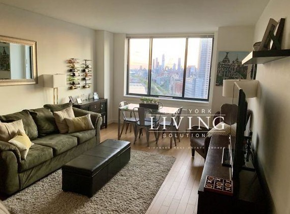 450 North End Ave unit 24C - New York, NY