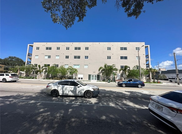 2311 NW 22nd Ave #405 - Miami, FL