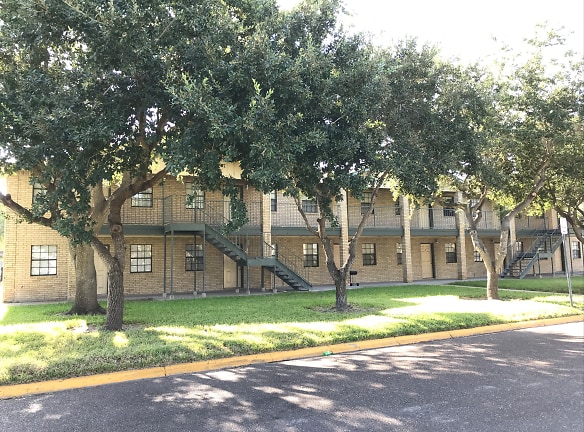 Oak Tree Apartments - Edinburg, TX
