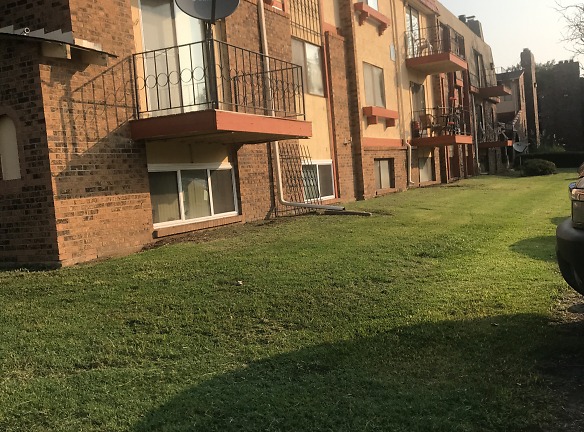 Villa Del Mar Apartments - Wichita, KS