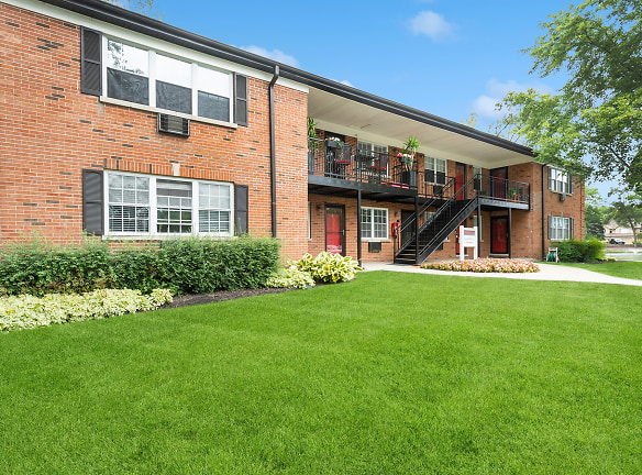 Hinsdale Apartment Homes - Hinsdale, IL