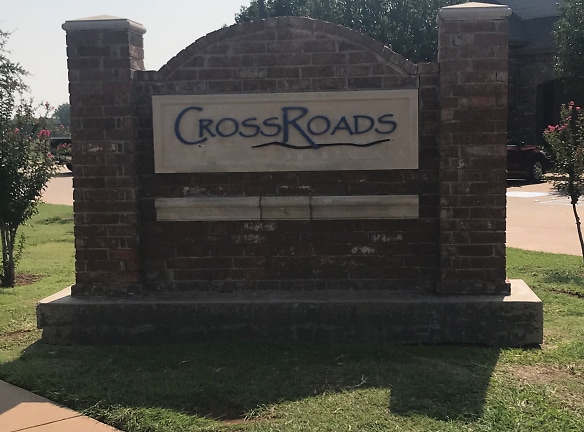 Crossroads Apartments - Wichita Falls, TX