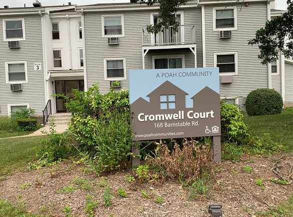 Cromwell Court Apartments - Hyannis, MA