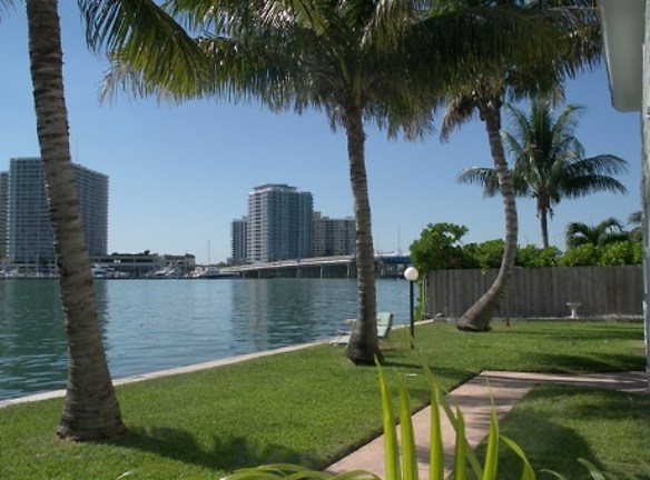 Shanti House - Miami Beach, FL