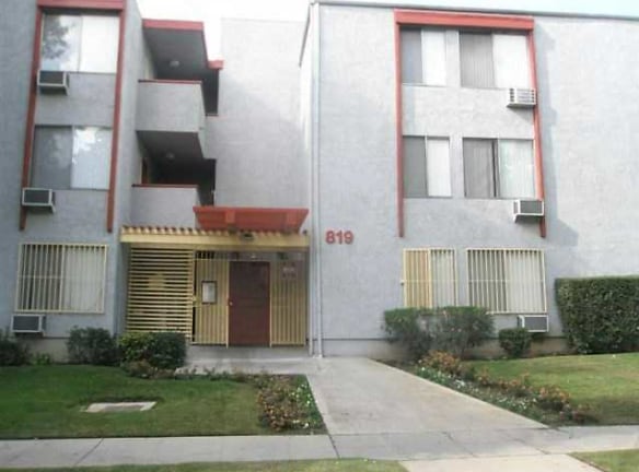 Wright Avenue Apartments - Pasadena, CA