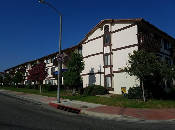 Town Center Terrace Apartments - Paramount, CA
