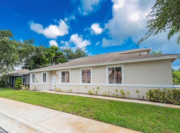 847 NW 42nd Pl - Pompano Beach, FL