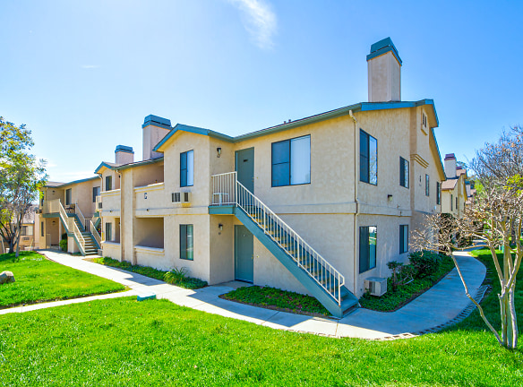 Fallbrook Hills Apartments - Fallbrook, CA