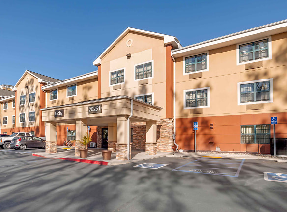 Furnished Studio - Orange County - Lake Forest Apartments - Lake Forest, CA