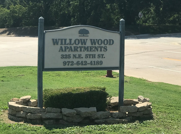 Willow Wood Apartments - Grand Prairie, TX