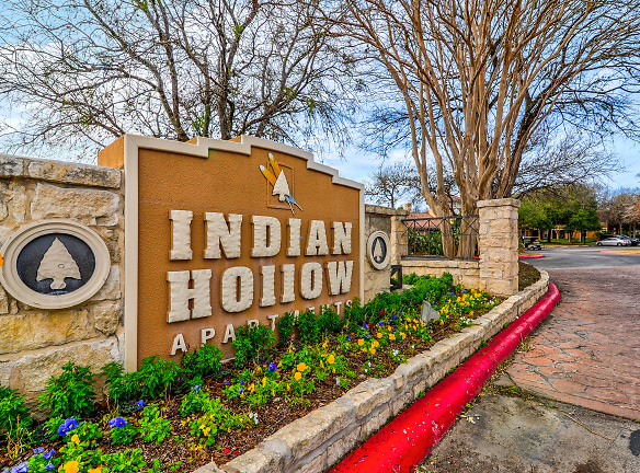 Indian Hollow Apartments - San Antonio, TX