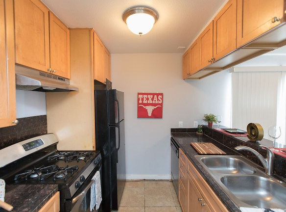 Bannister Place Apartments - Austin, TX