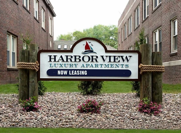 Harbor View Luxury Apartments - Sheboygan, WI