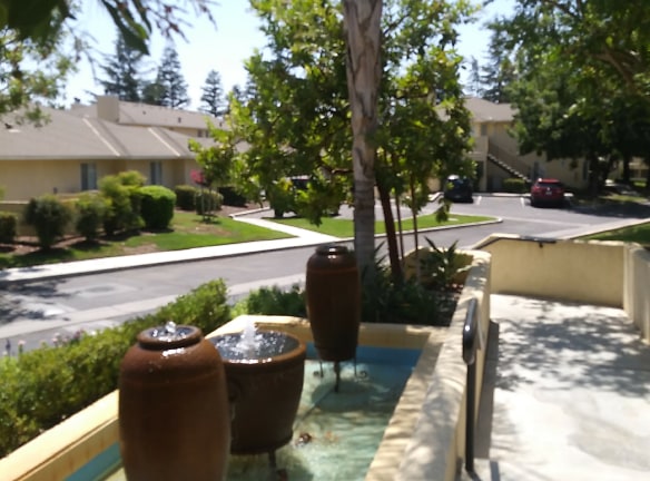 THE GROVE Apartments - Bakersfield, CA