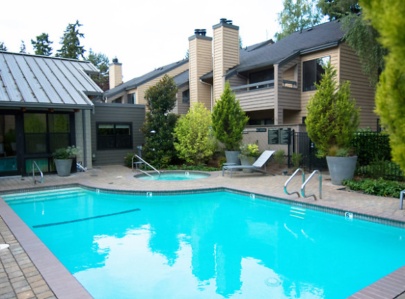 The Lakes Apartments - Bellevue, WA