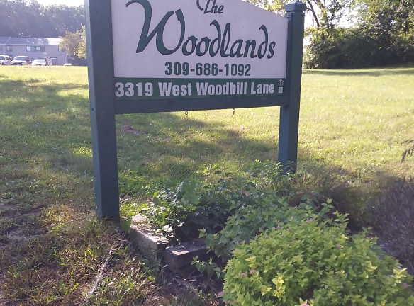Woodland Hills Apartments - Peoria, IL