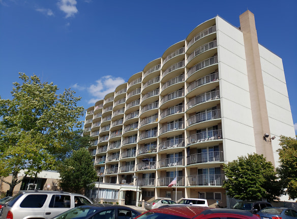 Gutknecht Tower Apartments - Youngstown, OH
