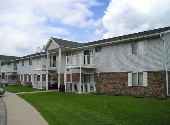 Parkwater Apartments - Franklin, WI