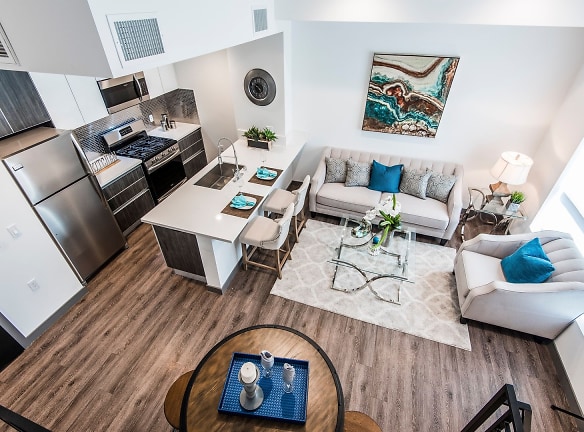 Come Home To Modern Townhouse In Culver City! Apartments - Culver City, CA