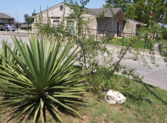 Highview Apartments - San Antonio, TX