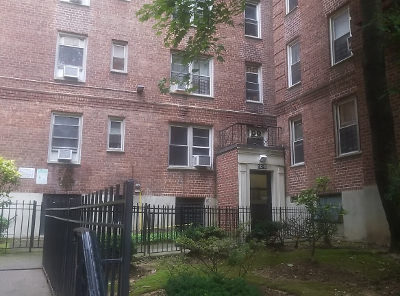 Green Park Essex Apartments - Flushing, NY