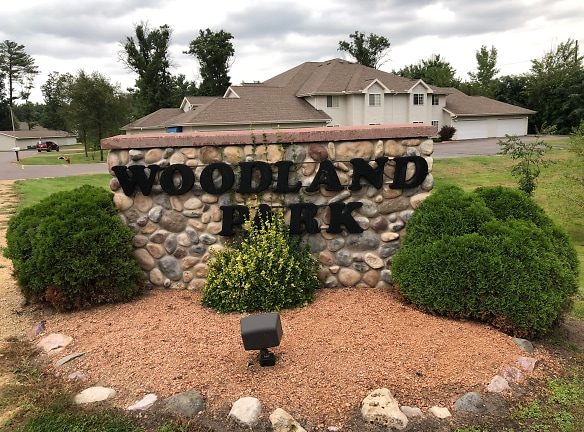 Woodland Park Apartments - Wisconsin Dells, WI