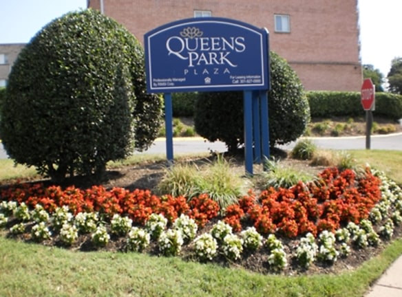 Queens Park Plaza Apartments - Hyattsville, MD