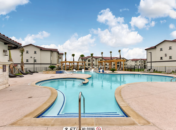 Eastridge Apartments - Del Valle, TX