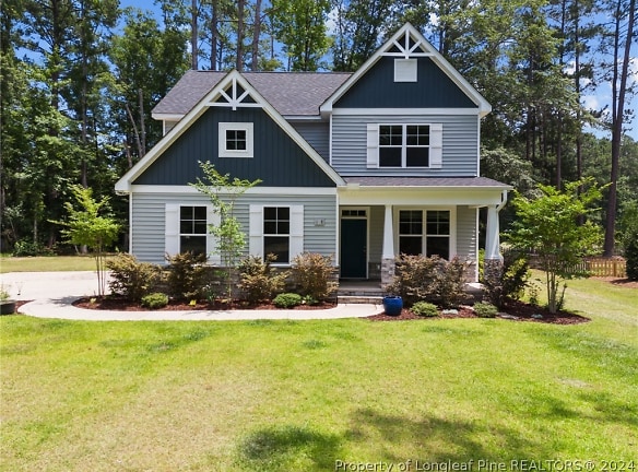 18 Fairway Dr - Whispering Pines, NC