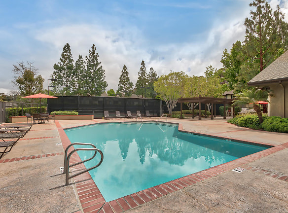 Emerald Court Apartment Homes - Lake Forest, CA