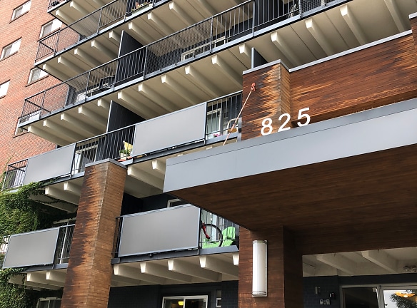 825 Dahlia Apartments - Denver, CO