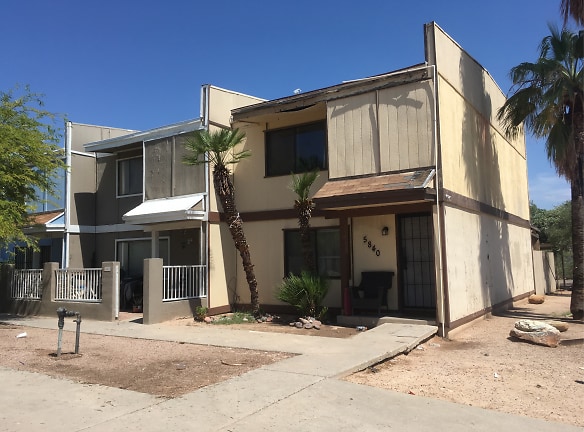 Delmoral Villas Apartments - Tucson, AZ