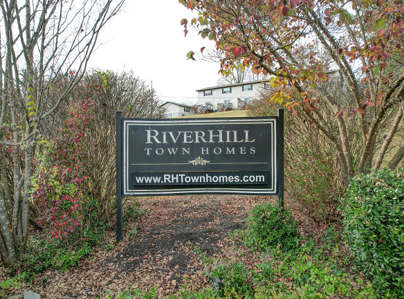 River Hill Townhomes Apartments - Louisville, TN