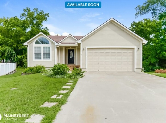 21408 E 51st St Ct S - Blue Springs, MO