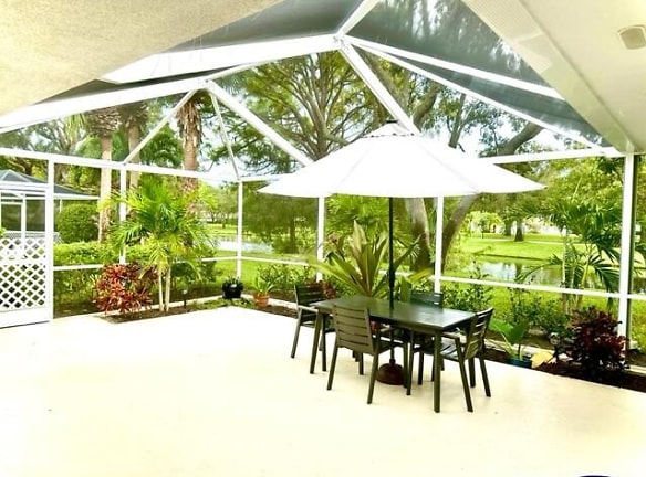 12001 Myrtle Oak Ct - Palm Beach Gardens, FL