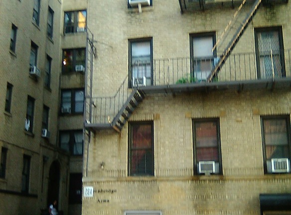 Reckenridge Arms Apartments - Bronx, NY