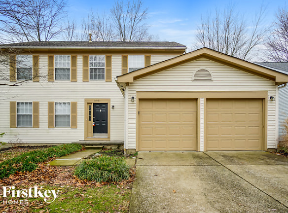 8011 Storrow Dr - Westerville, OH